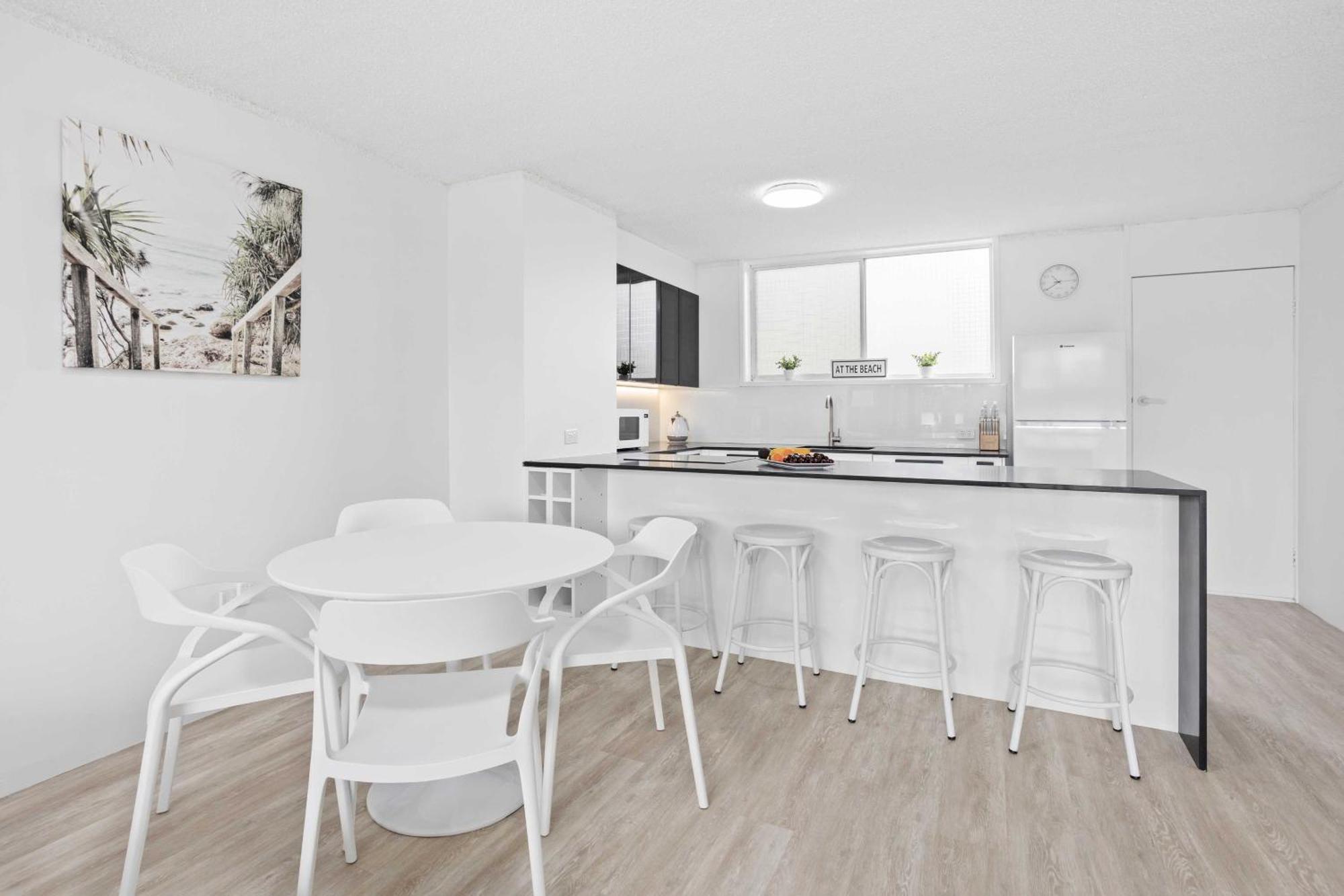 Apartment Very Very Burleigh *